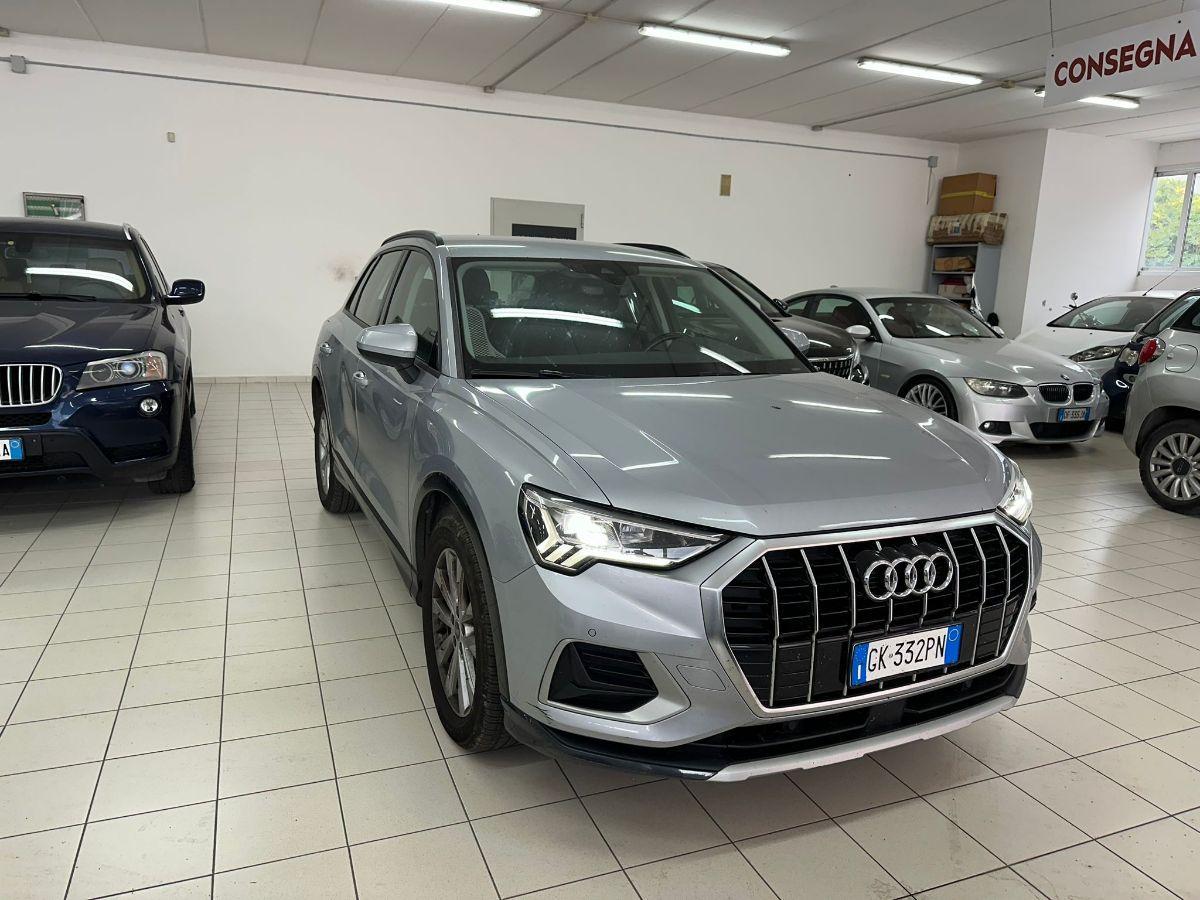 AUDI - Q3 - 35 TDI S tronic Business Advanced