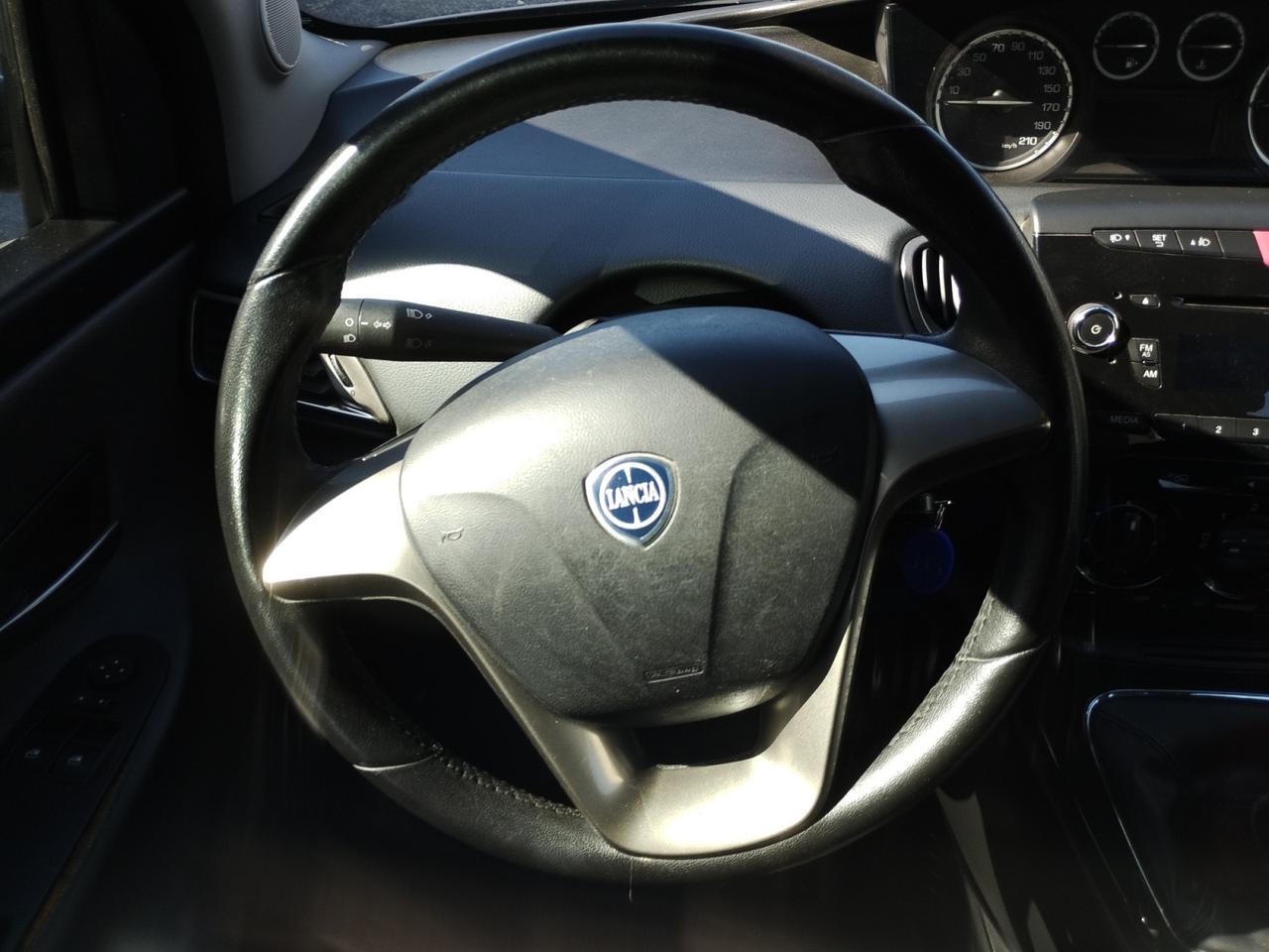 Lancia Ypsilon 5 Porte Ypsilon 1.2 8v Silver s&s 69cv E6