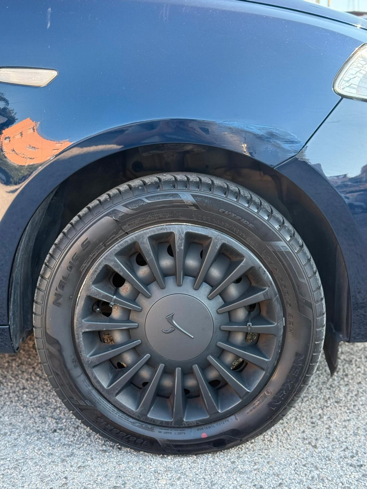 Lancia Ypsilon 1.0 FireFly 5 porte S&S Hybrid Ecochic Silver