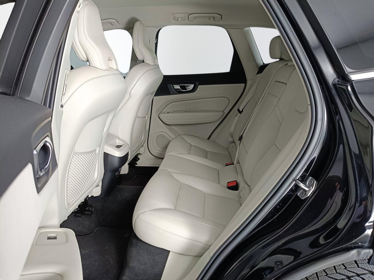 VOLVO XC60 II 2022 - XC60 2.0 b4 Inscription awd auto