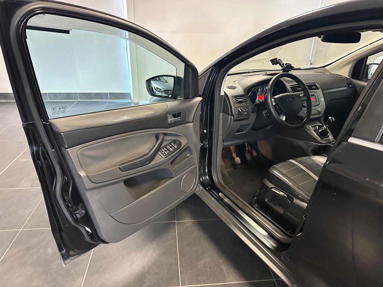 FORD KUGA 2.0 TDCi 136 CV 2WD TITANIUM TETTO PANORAMICO