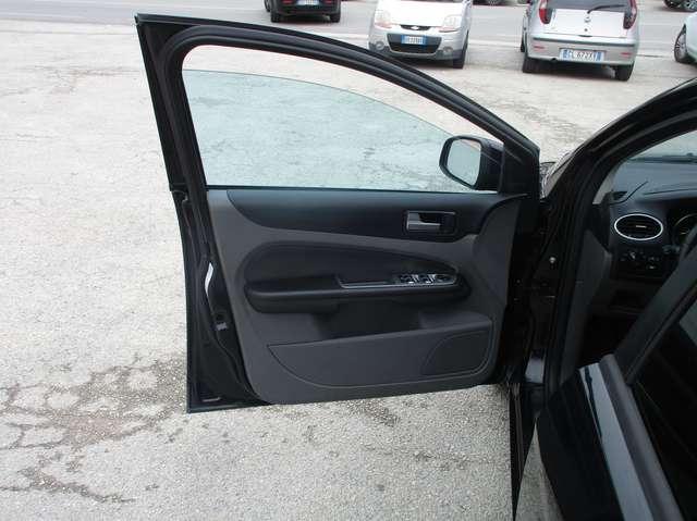 Ford Focus 5p 1.6 Titanium Gpl 115cv GARANTITA FULL OPT