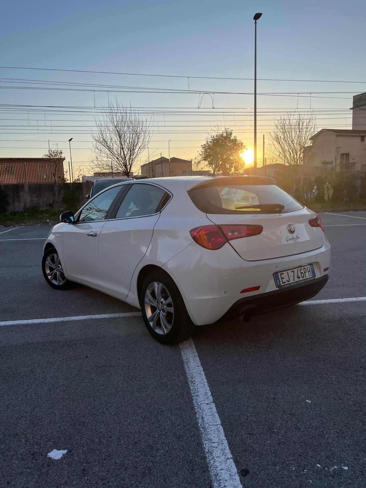 Alfa Romeo Giulietta 1.6 JTDm-2 105 CV Distinctive