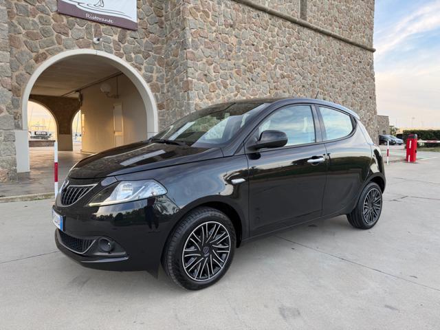 LANCIA Ypsilon HYBRID GOLD+NAVI+SENSORI PARK+5 POSTI