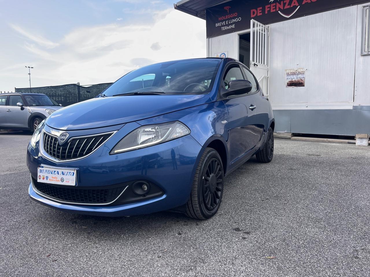 Lancia Ypsilon 1.0 FireFly 5 porte S&S Hybrid Ecochic Silver