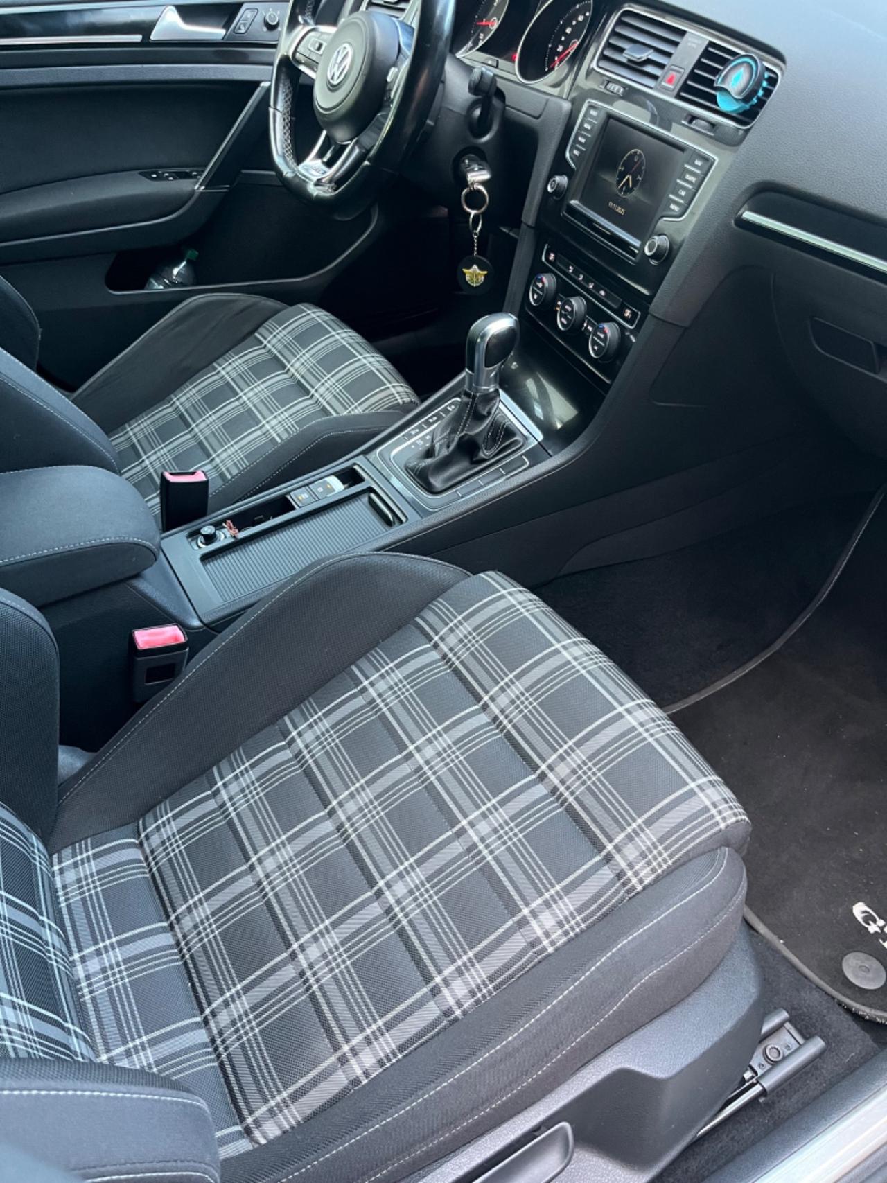 Volkswagen Golf GTD 2.0 TDI DSG 5p. BlueMotion Technology