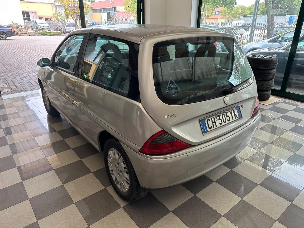Lancia Ypsilon 1.2 Argento