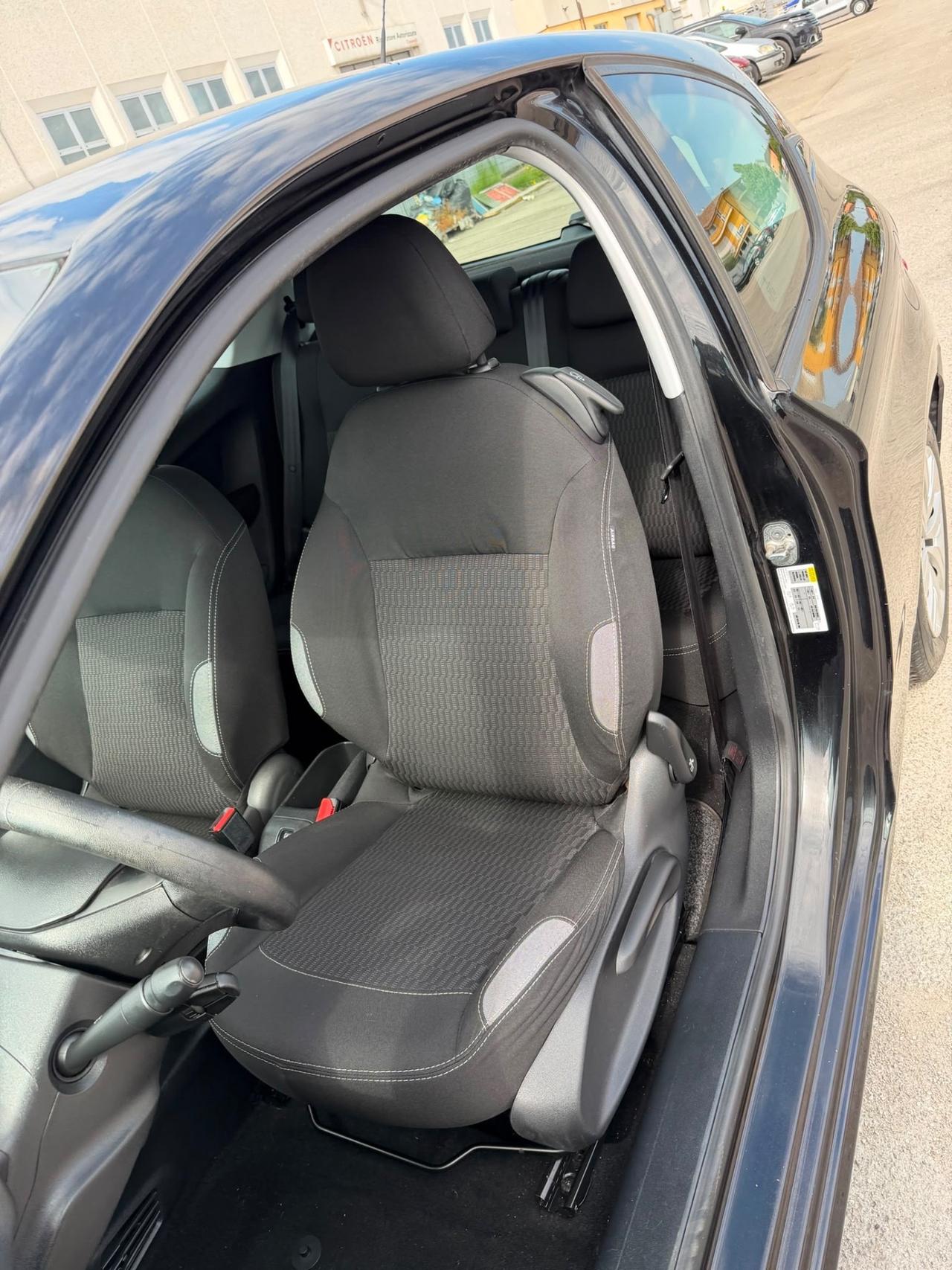 Peugeot 208 PureTech 82 Allure 120000 km
