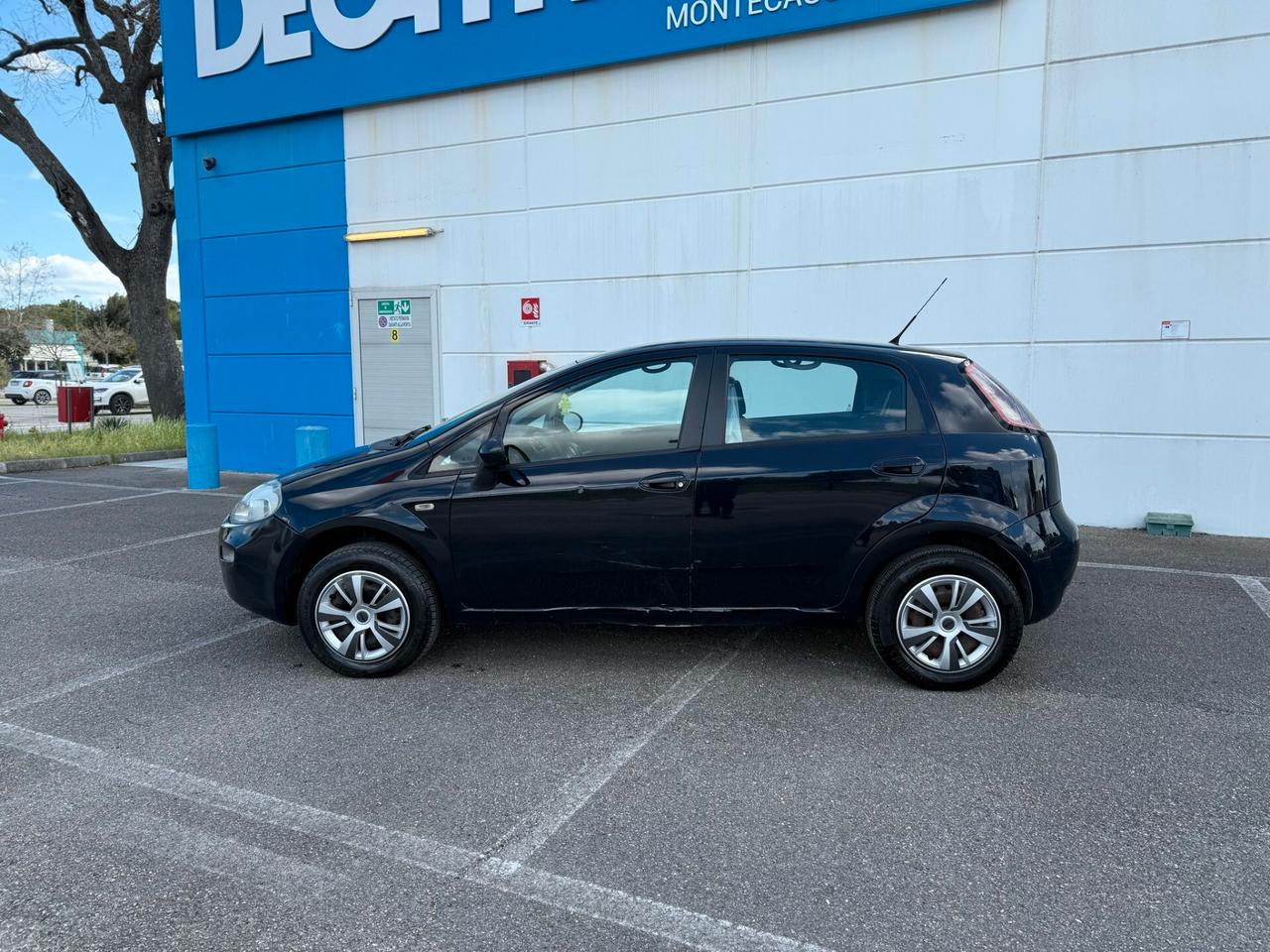 FIAT PUNTO LOUNGE 1.4 METANO 2011 12 MESI DI GARANZIA