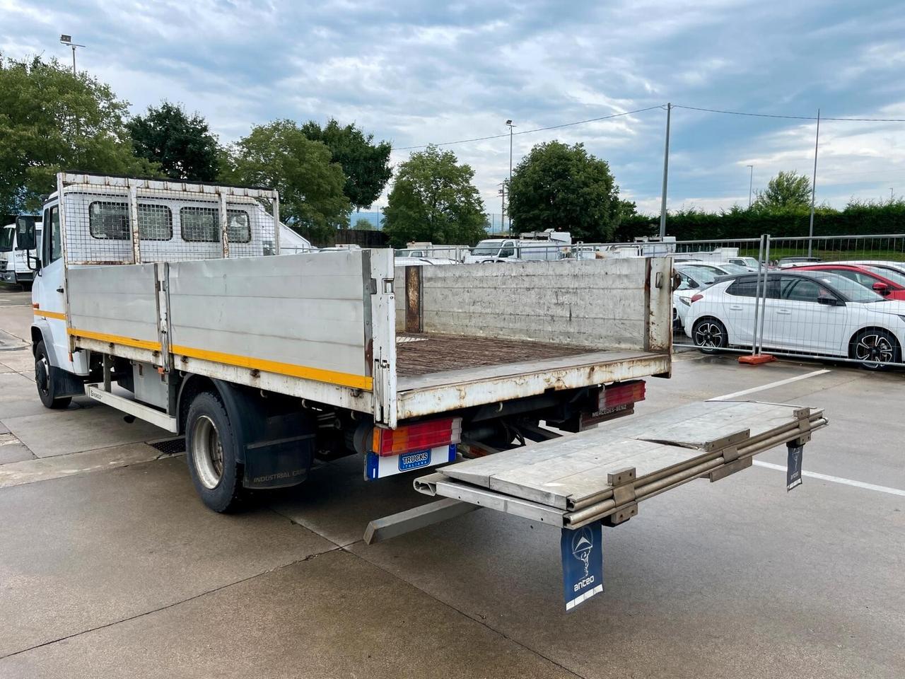 Mercedes Benz VARIO 815D