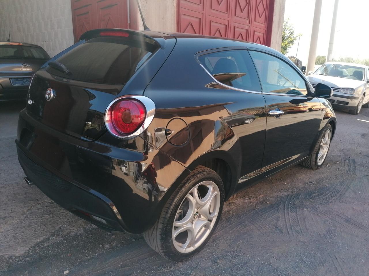 Alfa Romeo MiTo 1.6 JTDm-2 S&S Distinctive Sport Pack