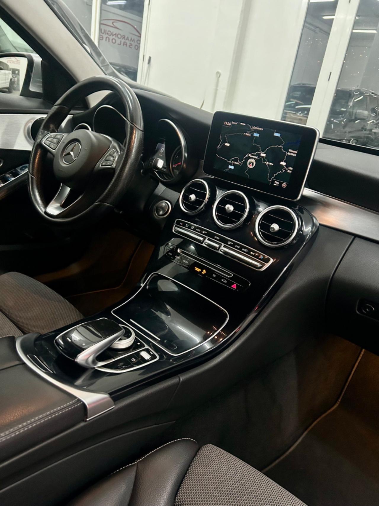 Mercedes classe C 220 Premium AMG finanziabile
