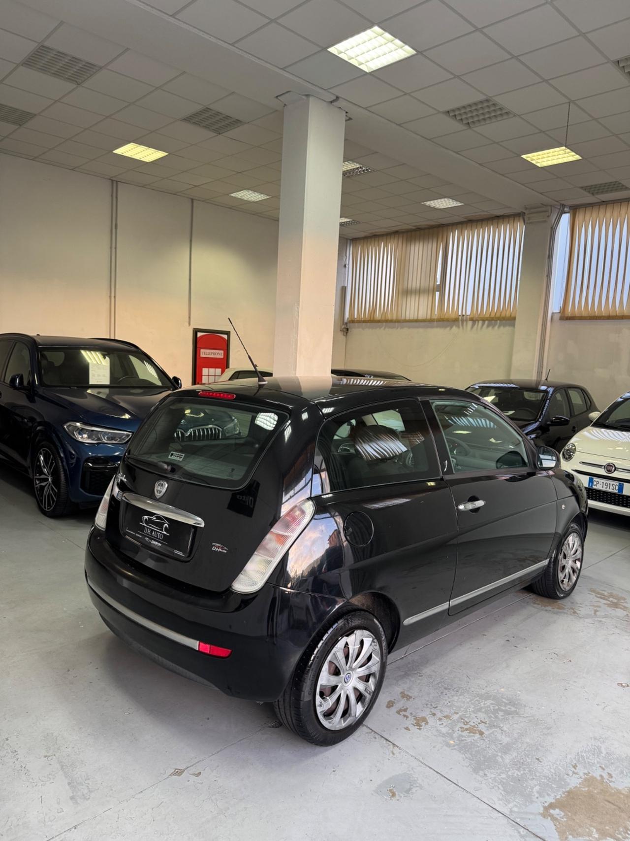Lancia Ypsilon 1.2 69 CV 5 porte S&S Platinum