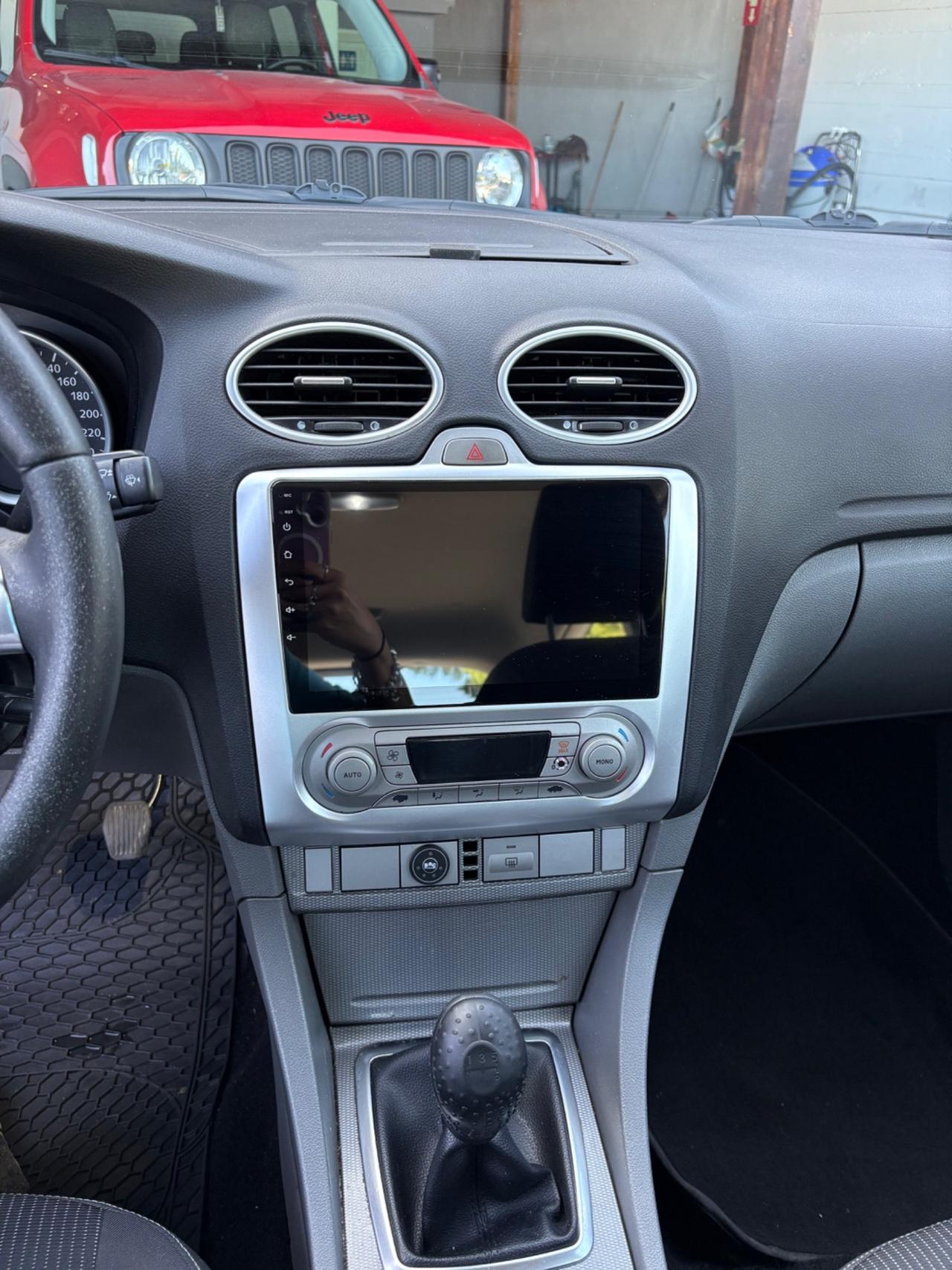 Ford Focus 1.6 gpl titanium