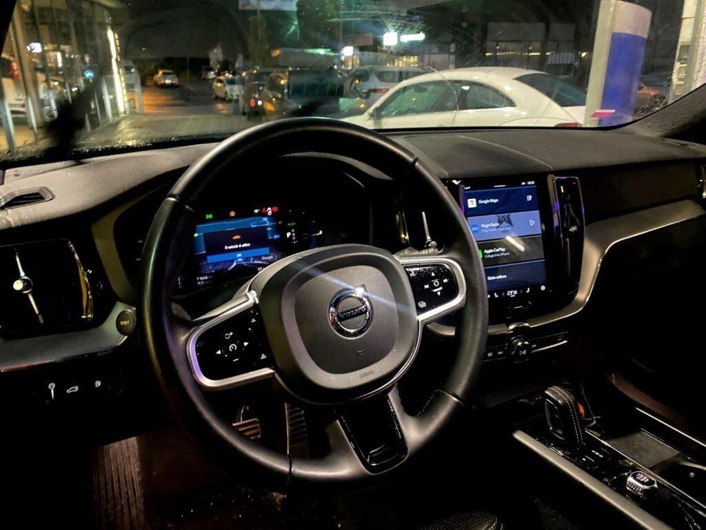 VOLVO XC60 T6 PLUG-IN AWD AUTO RECHARGE R-DESIGN F