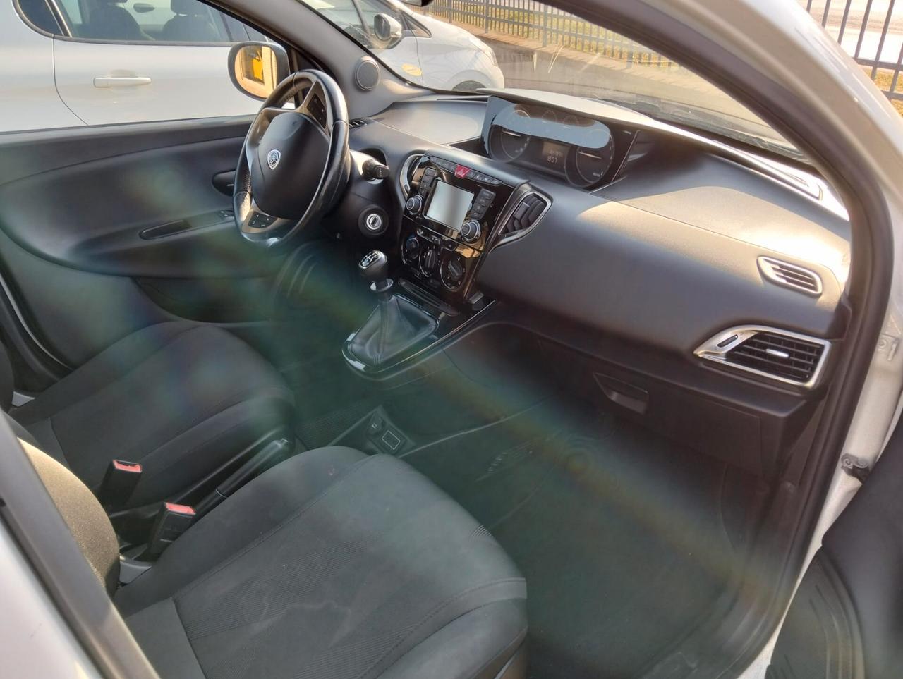 Lancia Ypsilon 1.2 69 CV 5 porte GPL Ecochic Gold