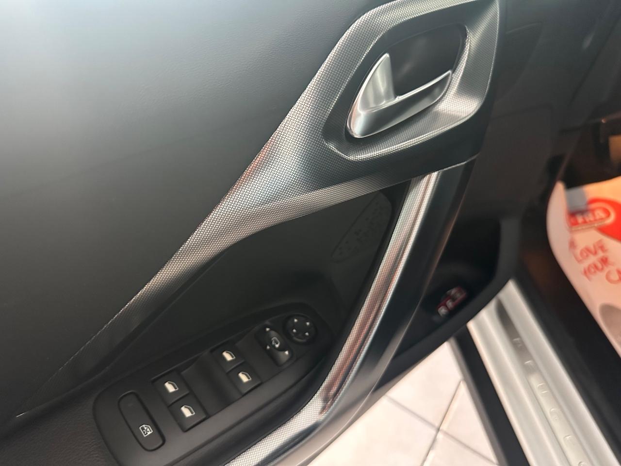 Peugeot 2008 BlueHDi 120 S&S Black Matt