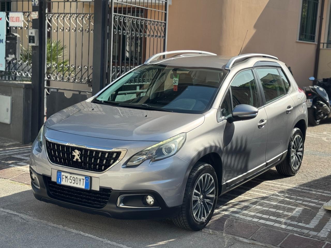 Peugeot 2008 PureTech 82 Allure GPL