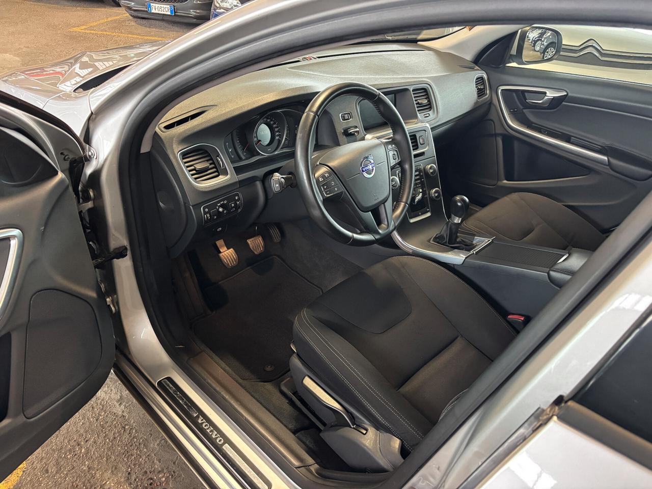 Volvo V60 1.6 84kw 115cv Momentum NEOPATENTATO