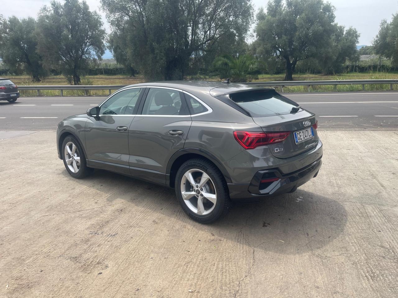 Audi Q3 35 TDI quattro S tronic Business Advanced