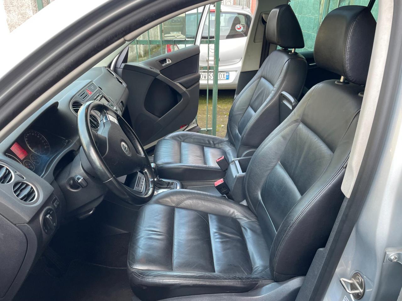 Volkswagen Tiguan 2.0 TSI 4MOTION tiptronic Sport & Style