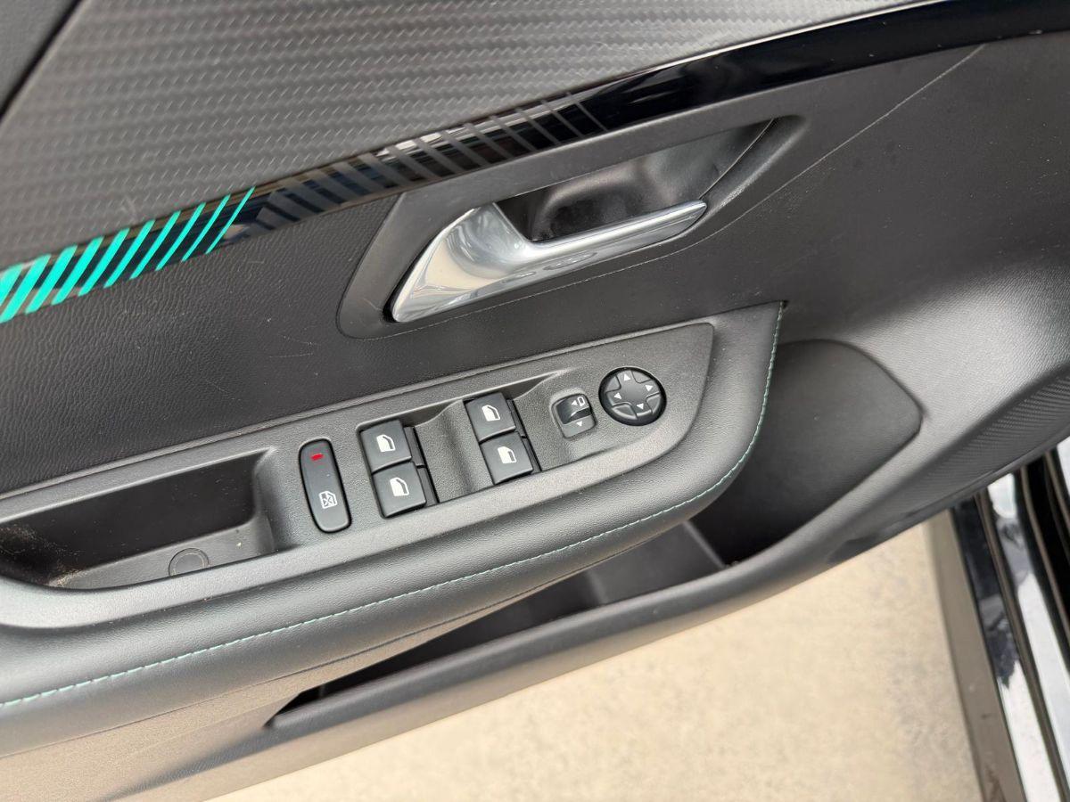 PEUGEOT - 208 - BlueHDi 100 S&S 5p. Allure