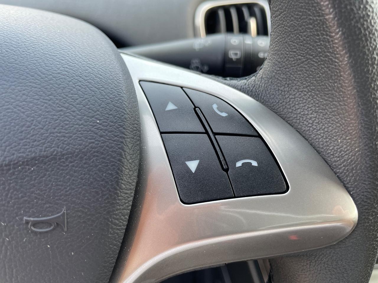 Lancia Ypsilon 1.0 5 porte S&S Hybrid full Gold OK Neopatentati