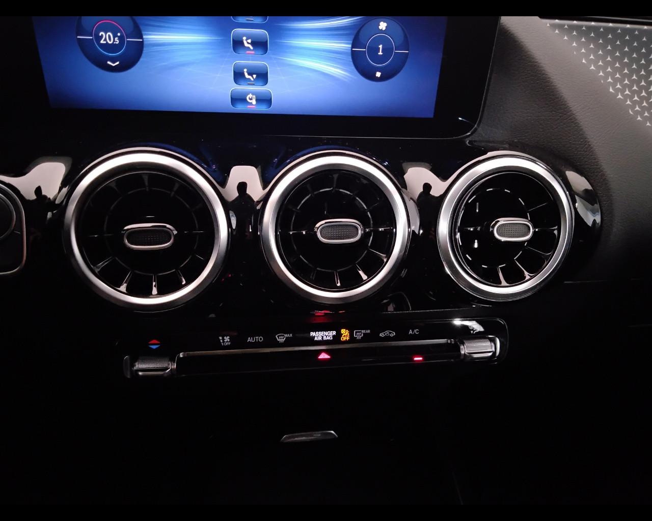 Mercedes-Benz GLA-H247 2023 - GLA 180 d Progressive Advanced auto