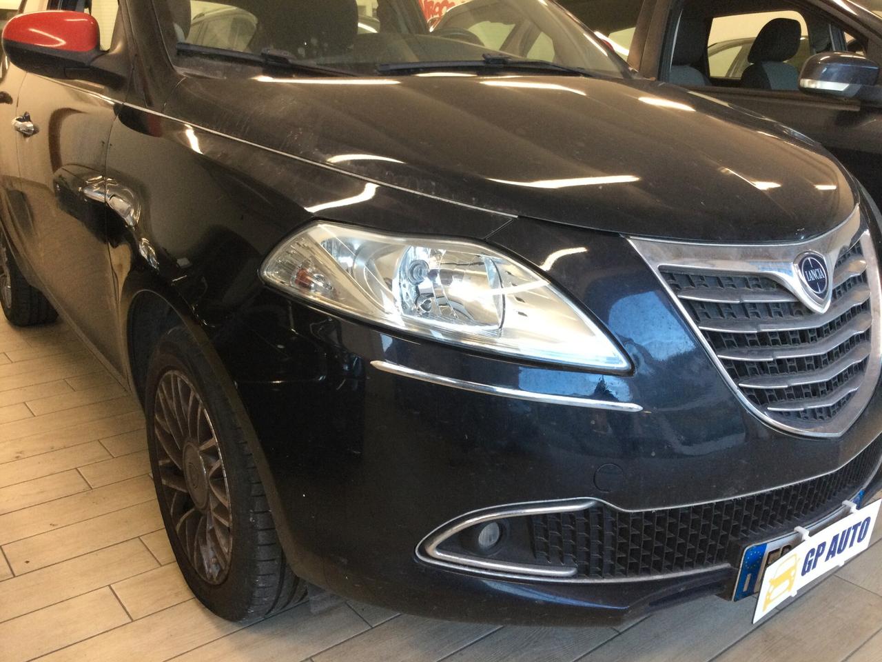 Lancia Ypsilon 0.9 TwinAir 85 CV 5 porte S&S DFN Platinum
