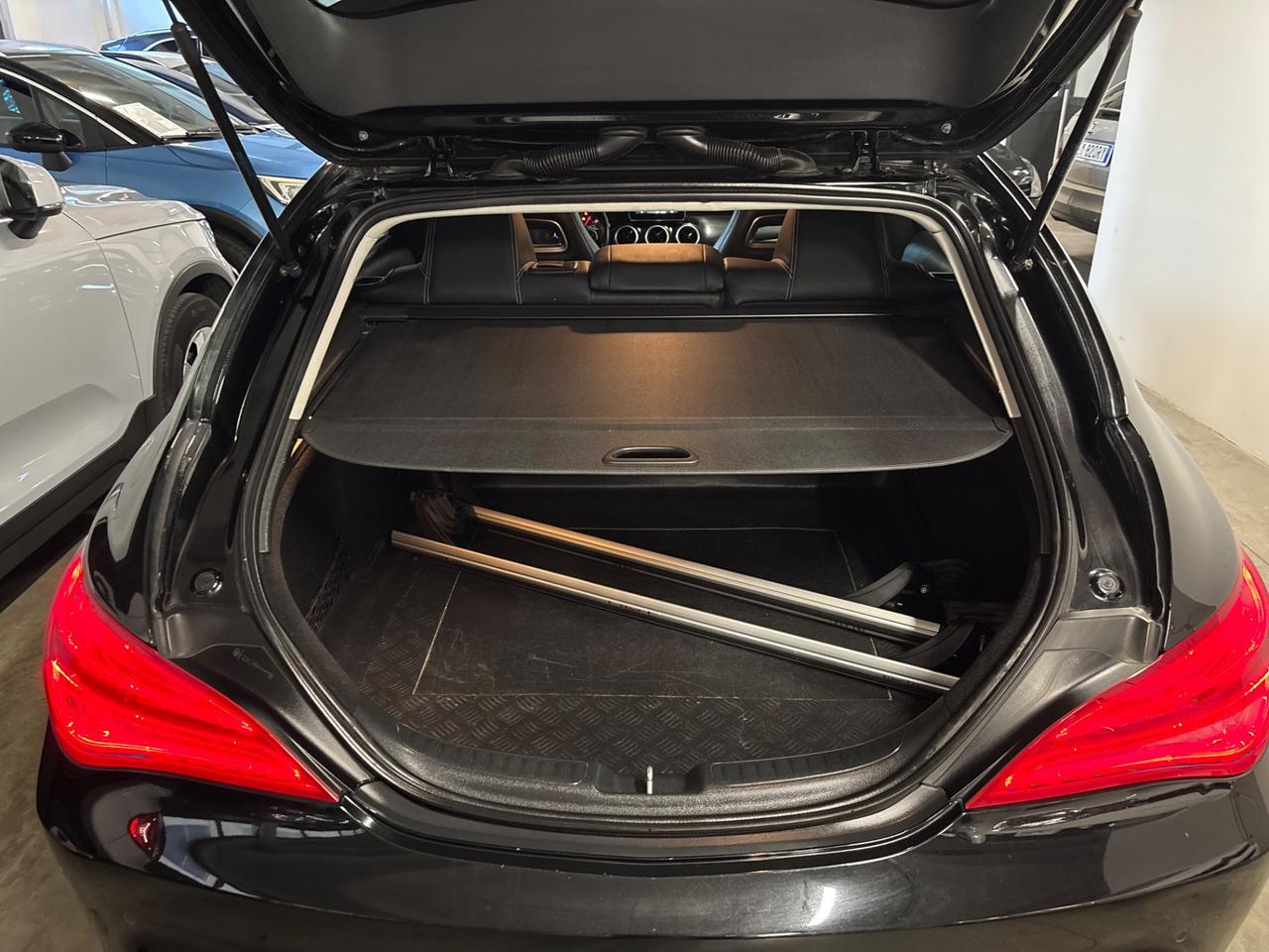 Mercedes-benz CLA 200d PREMIUM DARK