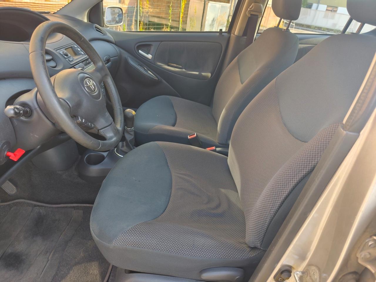 Toyota Yaris 1.0 benz euro 4 16V cat 5 porte Sol