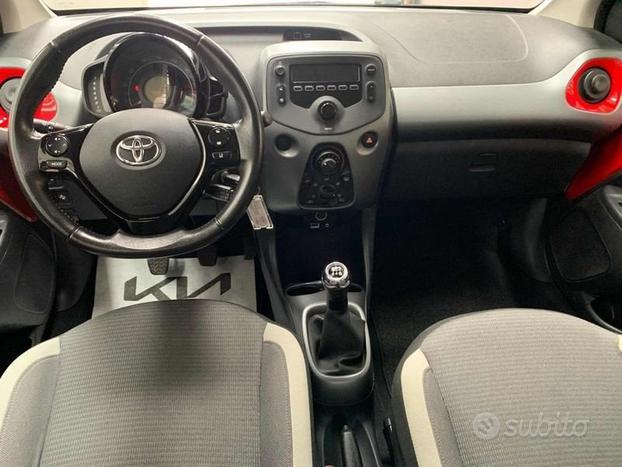 Toyota Aygo Connect 1.0 VVT-i 72 CV 5 porte x...