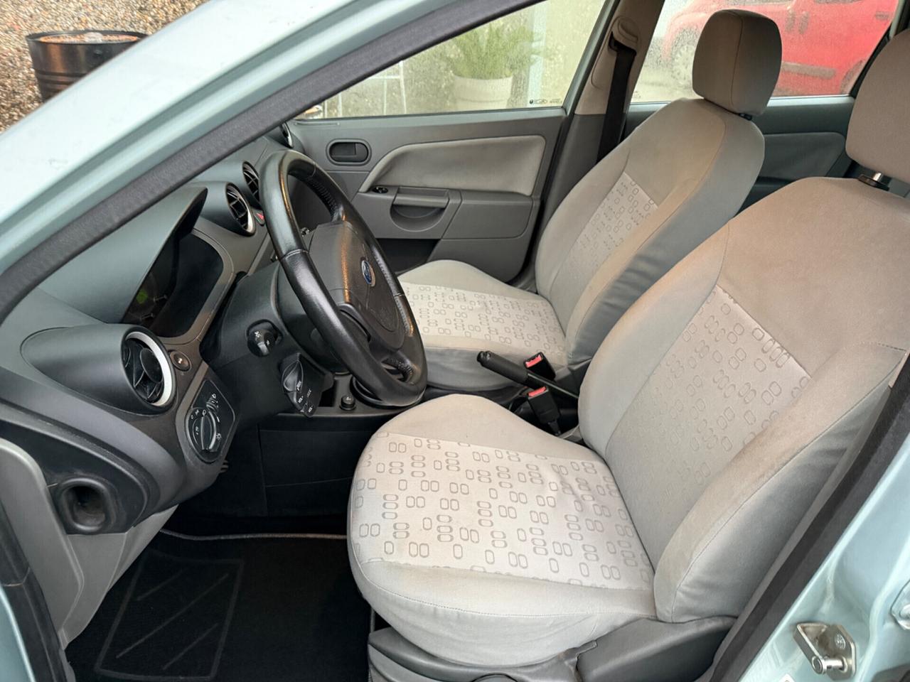 Ford Fiesta 1.2 benzina euro4 neopatentati