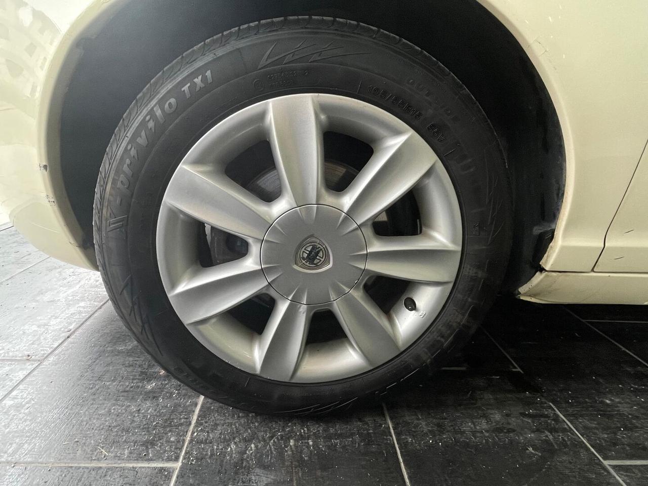 Lancia Ypsilon Ypsilon 1.2 16v C.15" Neopatentati Pelle Manuale