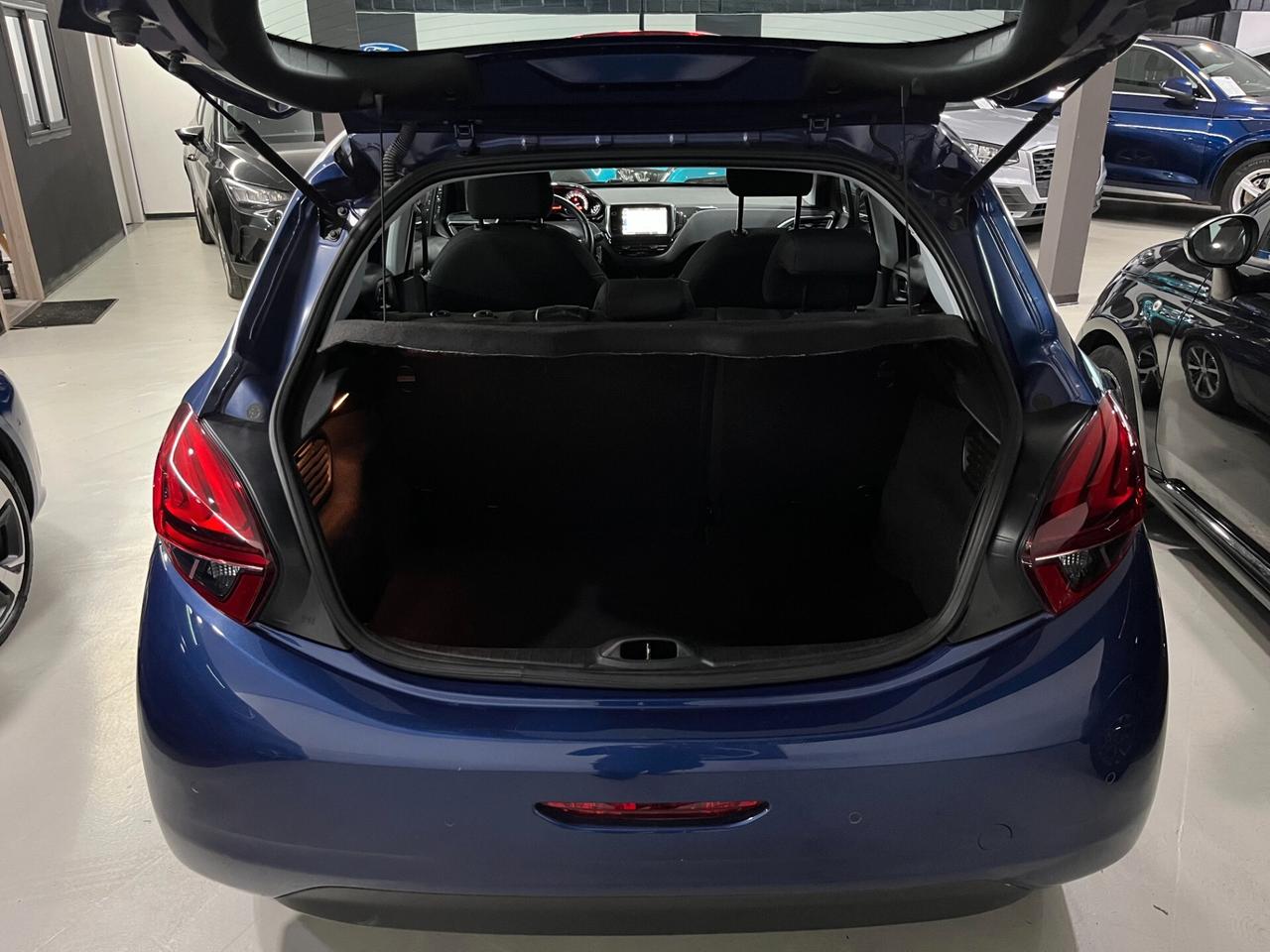 Peugeot 208 PureTech 82 5 porte Allure