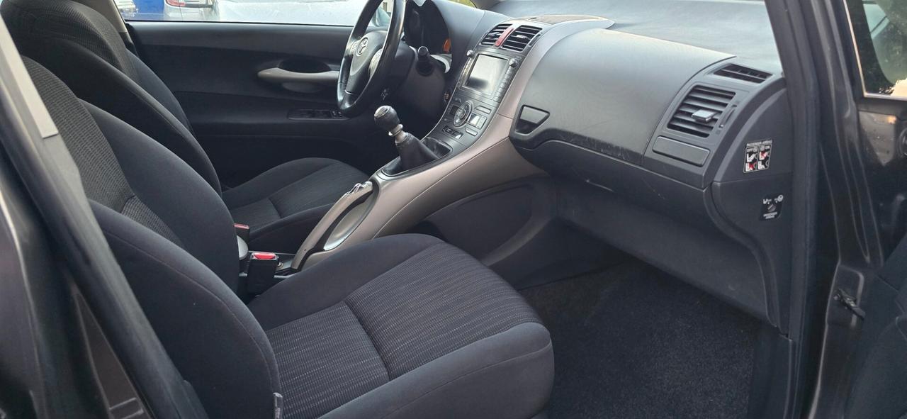 Toyota Auris 2.0 D-4D DPF 5 porte Sol