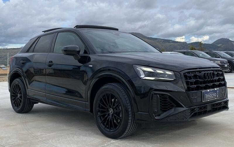 Audi Q2 S Line interno ed esterno 1.5 TFSI 150CV 35 Tetto