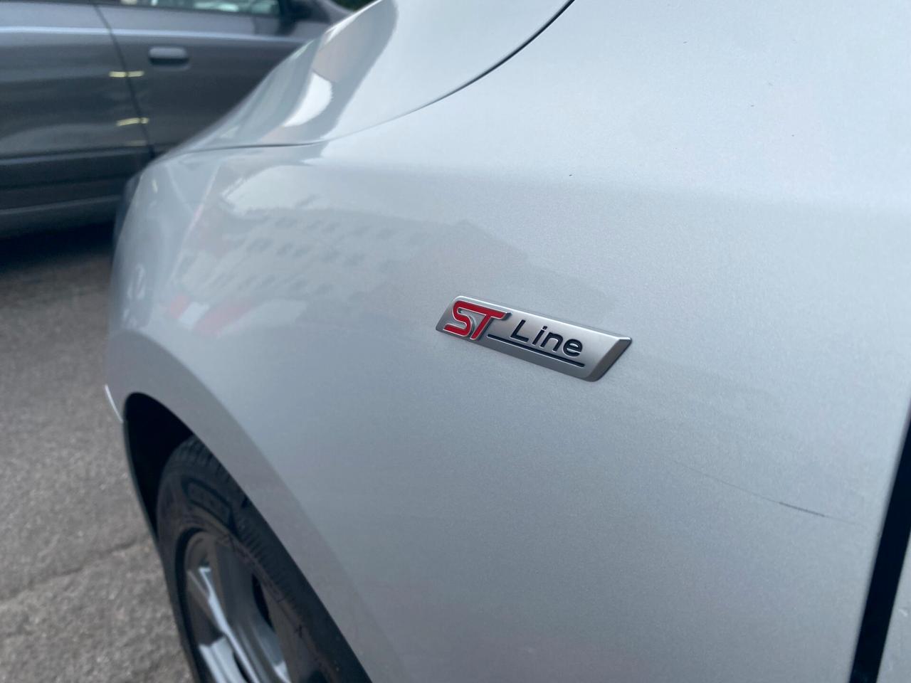FORD Focus 1.0 EcoBoost Hybrid Autom. 155CV 5p. ST-Line