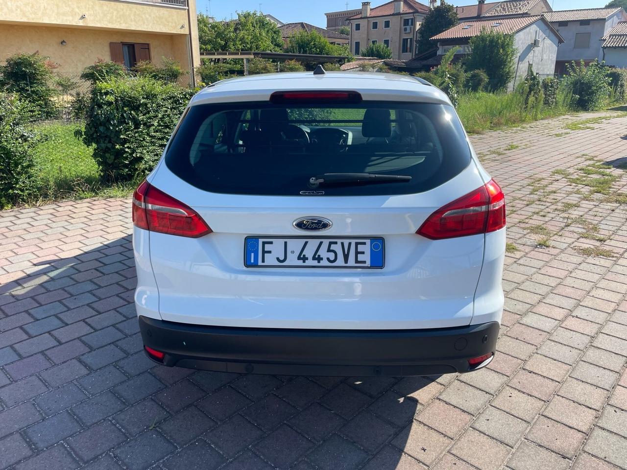 Ford focus autocarro N1 con posti anno 2017 88 kw