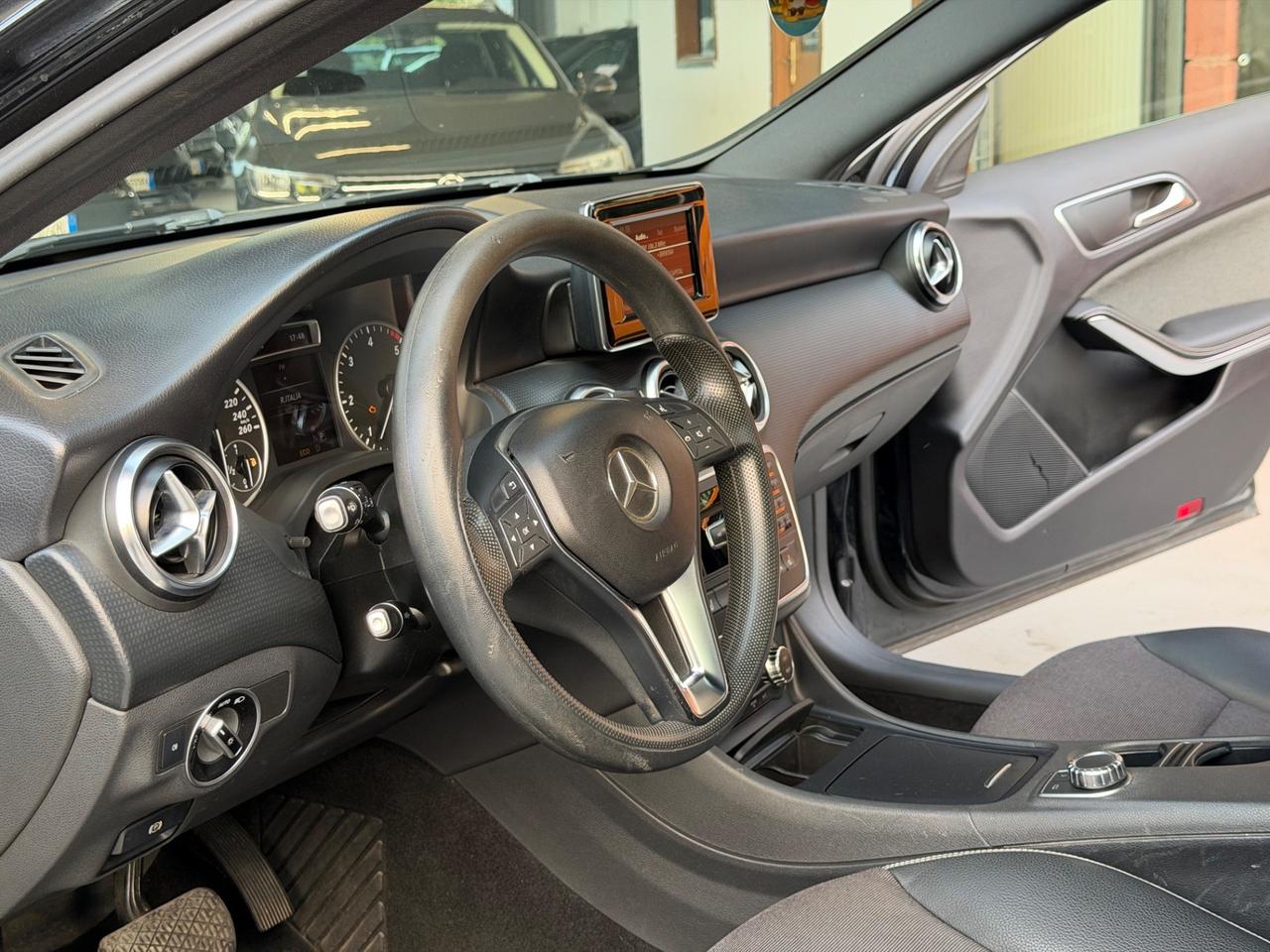 Mercedes-benz A 180 d Automatic Premium
