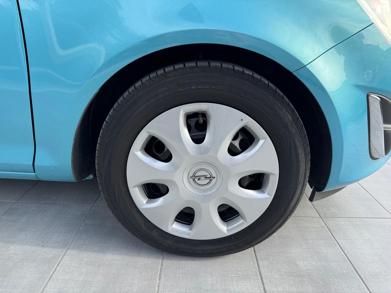 Opel Corsa 1.2 5 porte Club