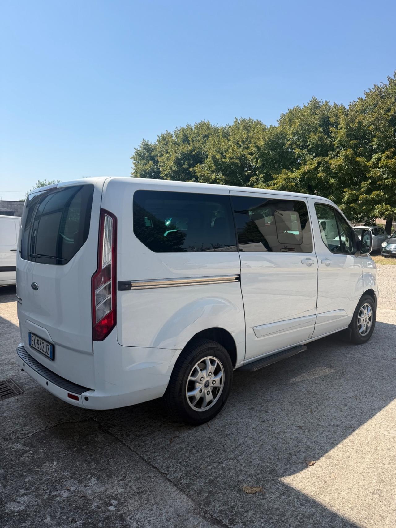 Ford Tourneo Custom 300 2.2 TDCi 155CV PC Titanium