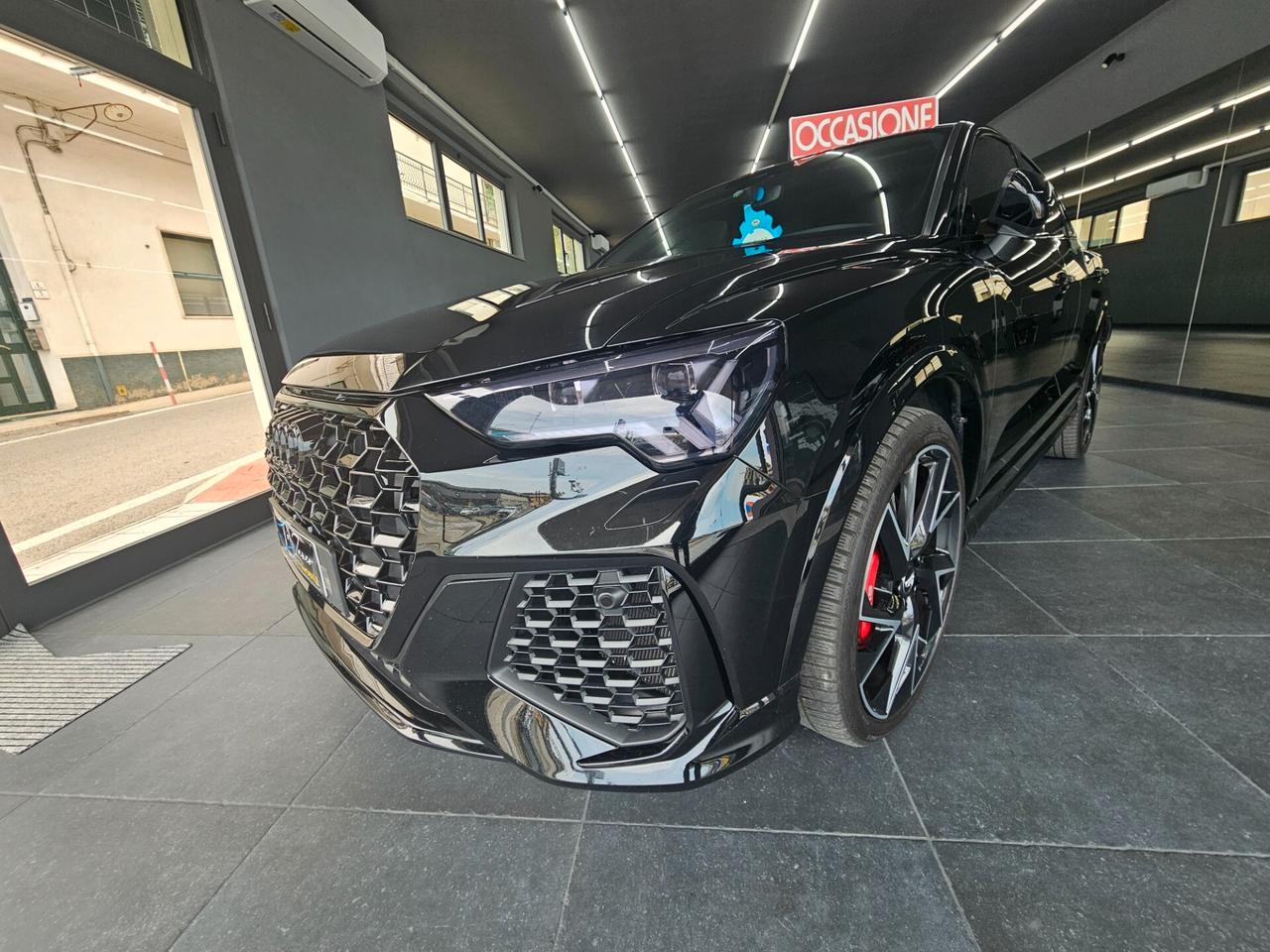 AUDI RSQ3 BLACK EDITION