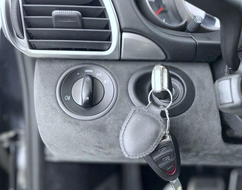 Porsche 911 CARRERA 4 Cabriolet GTS PDK