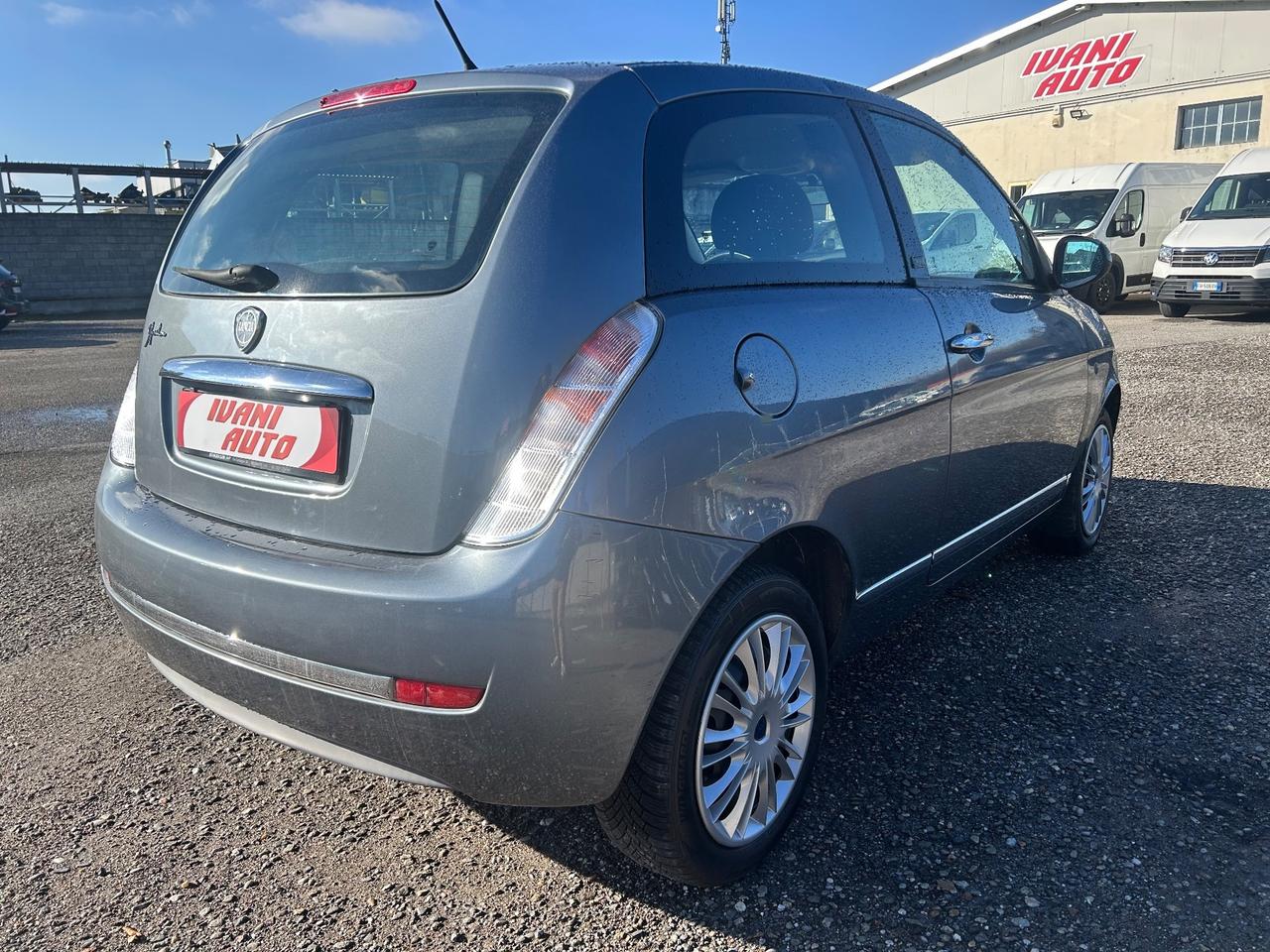 Lancia Ypsilon 1.3 MJT 75 CV