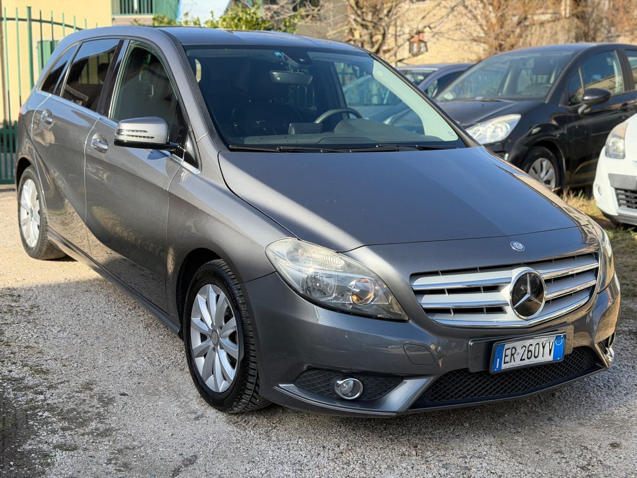 Mercedes-benz B 180 CDI FULLOPT KMCERT RETROCAM