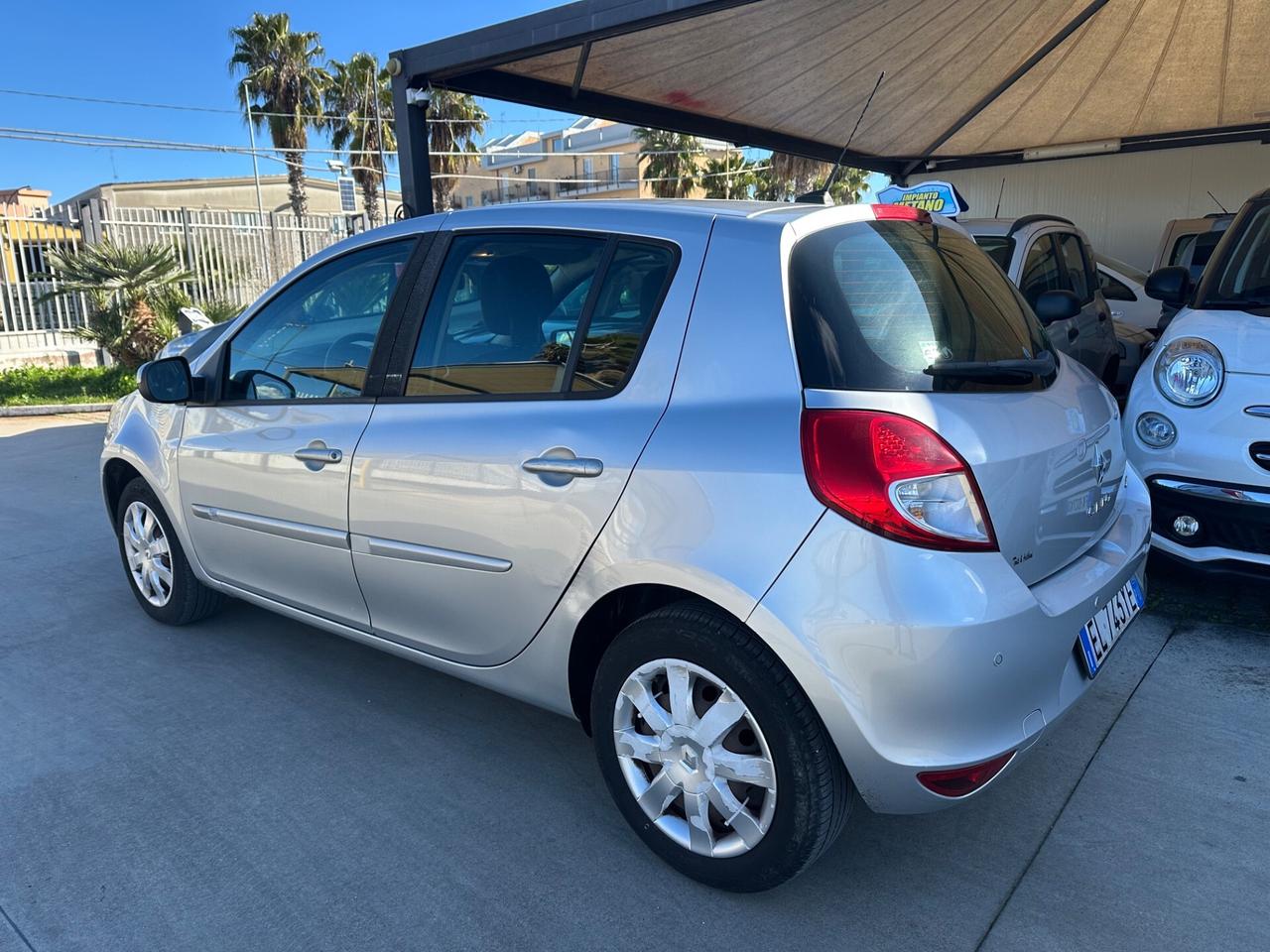 Renault CLIO 1.5 DIESEL 2012 - TOM TOM