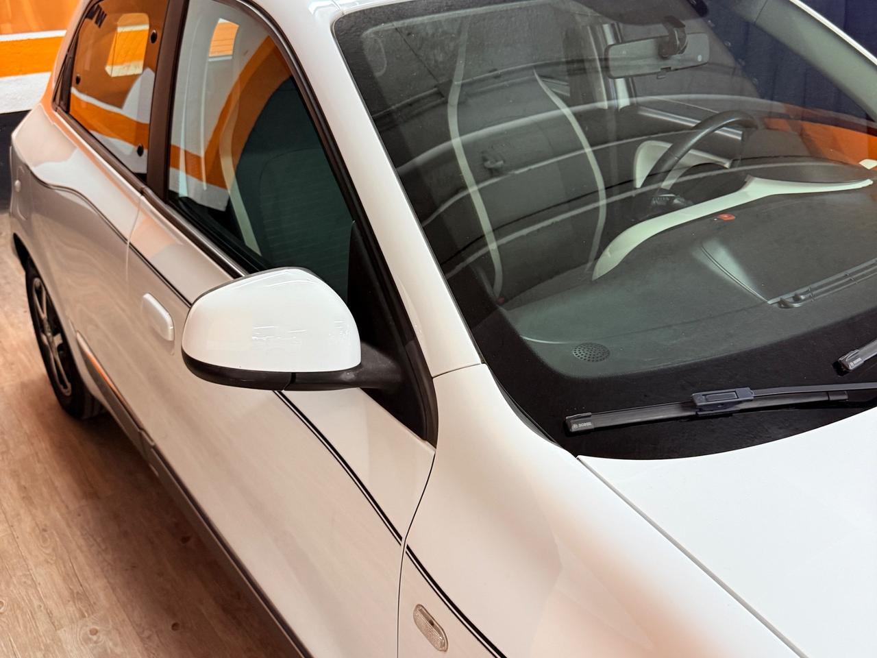 MERAVIGLIOSA RENAULT TWINGO CON SOLI 80.769 KM ADATTA A NEOPATENTATI