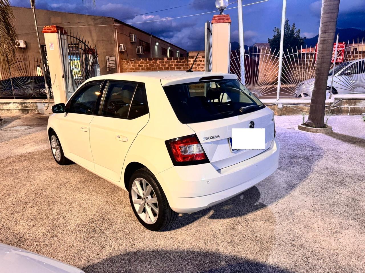 Skoda Fabia 1.0 MPI 75 CV Design Edition