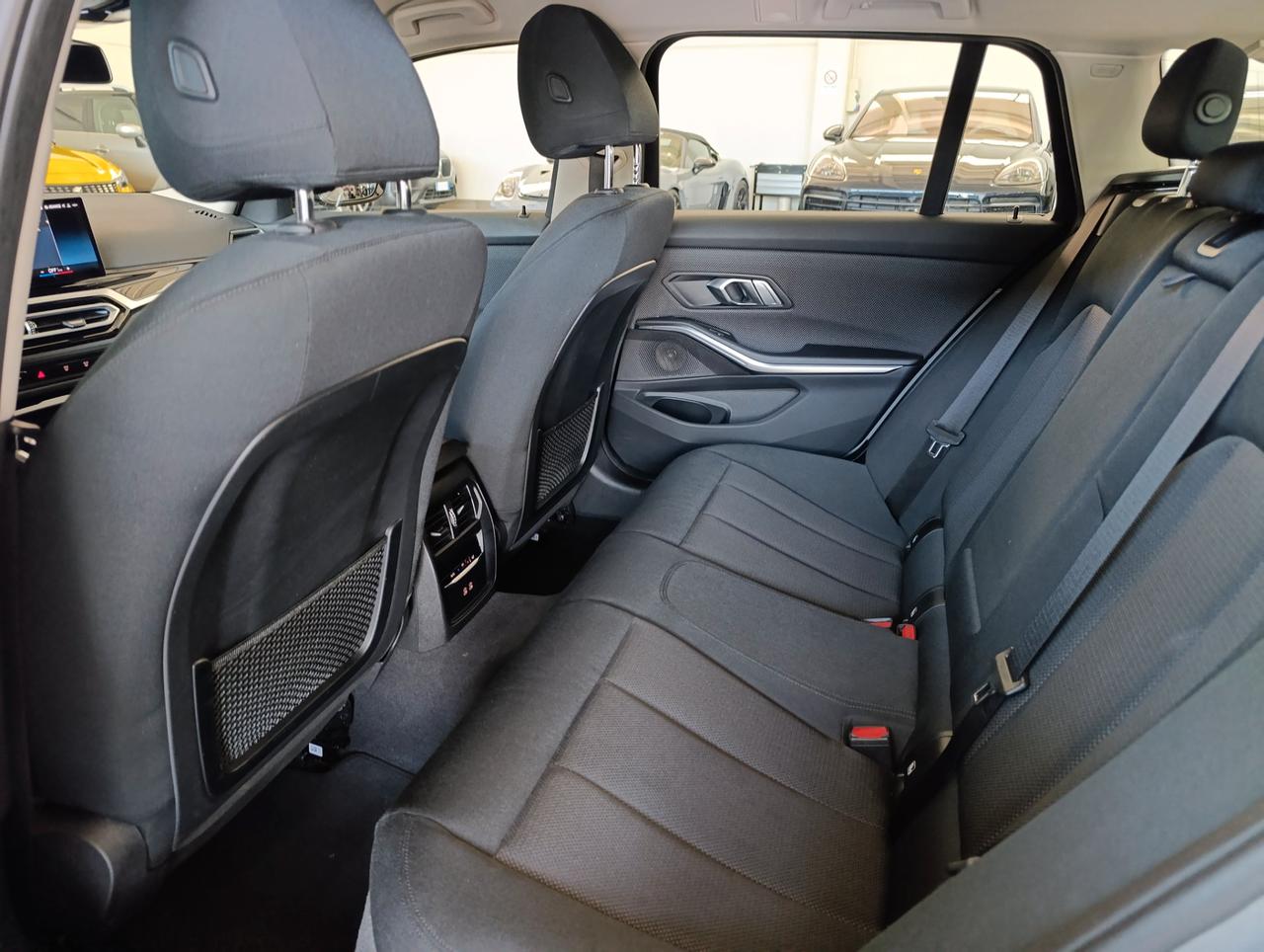 BMW 320 d Touring mhev 48V xdrive auto